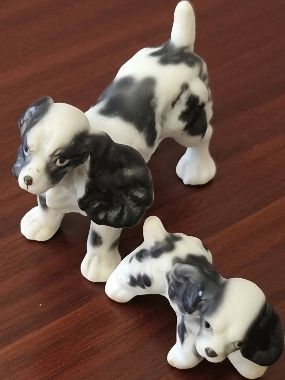 Vintage Miniature Bone China springer/Cocker Spaniel Dogs mother pup. 1:12